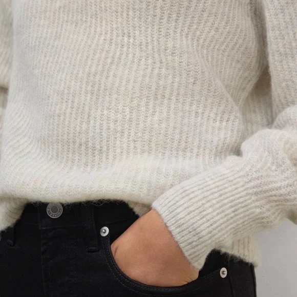 Everlane The Cocoon Crew in Alpaca Lightweight Sweater Almond Color size XXS - Picture 5 of 15